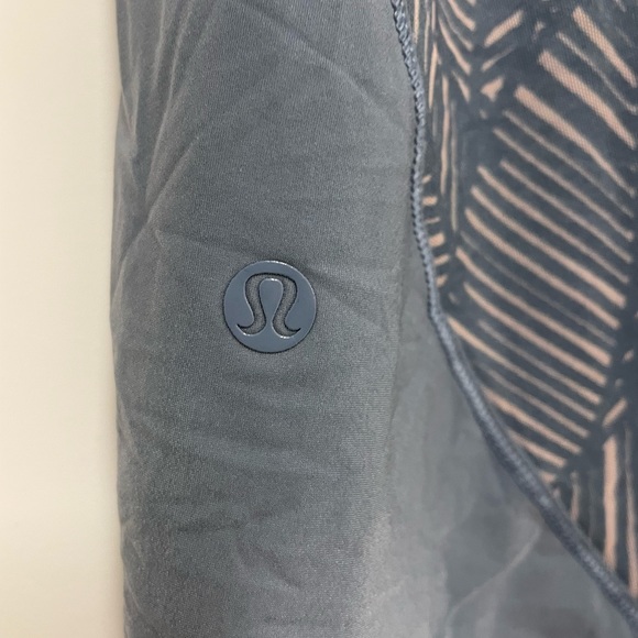 Lululemon tank size 10/12 - Picture 3 of 4